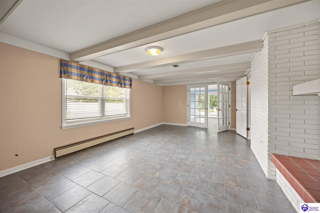 411 Lakeview Drive Property Photo 59