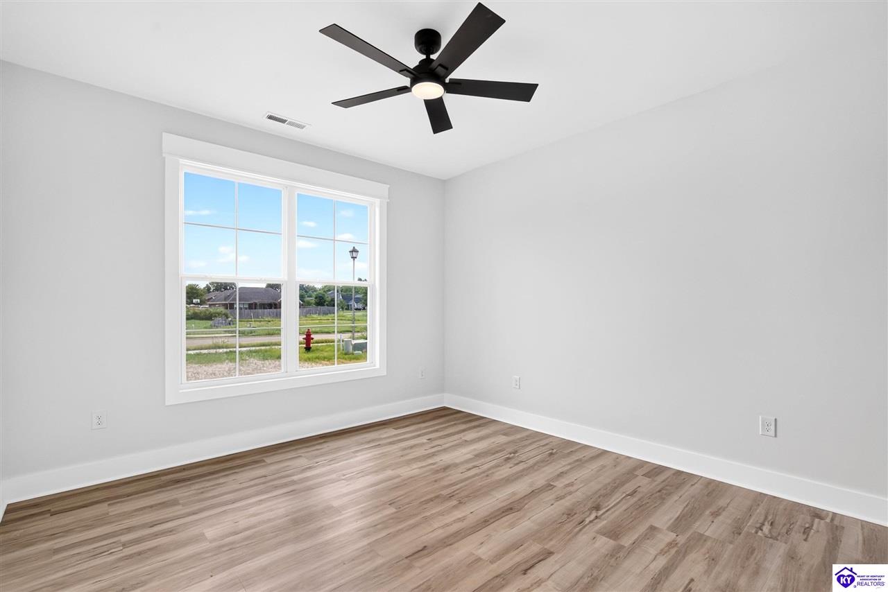 424 Lambrusco Way Property Photo 33