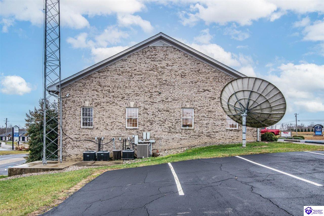 2608 Ring Road Property Photo 12