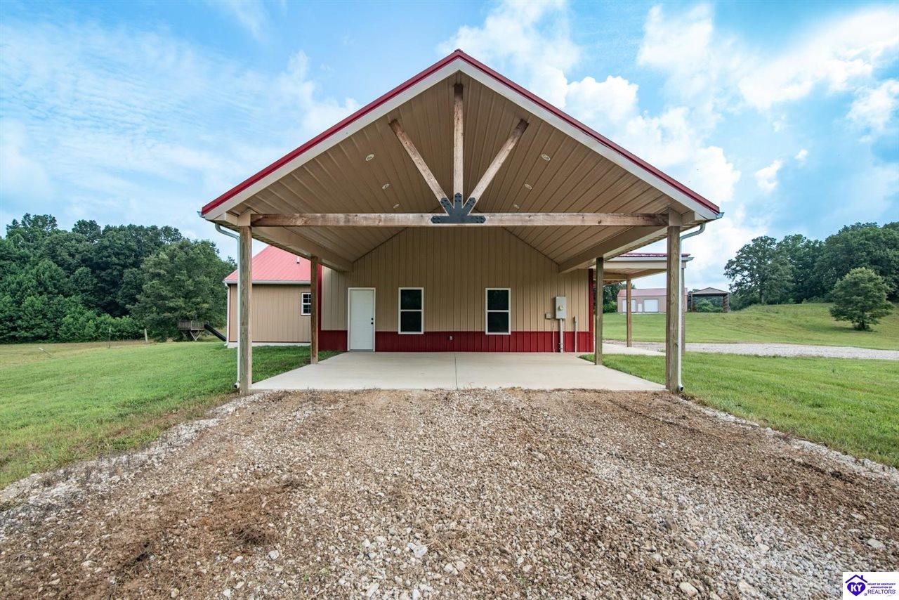 1096 Eastview Road Property Photo 4