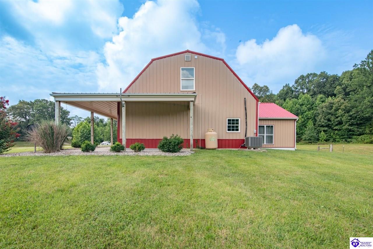 1096 Eastview Road Property Photo 6