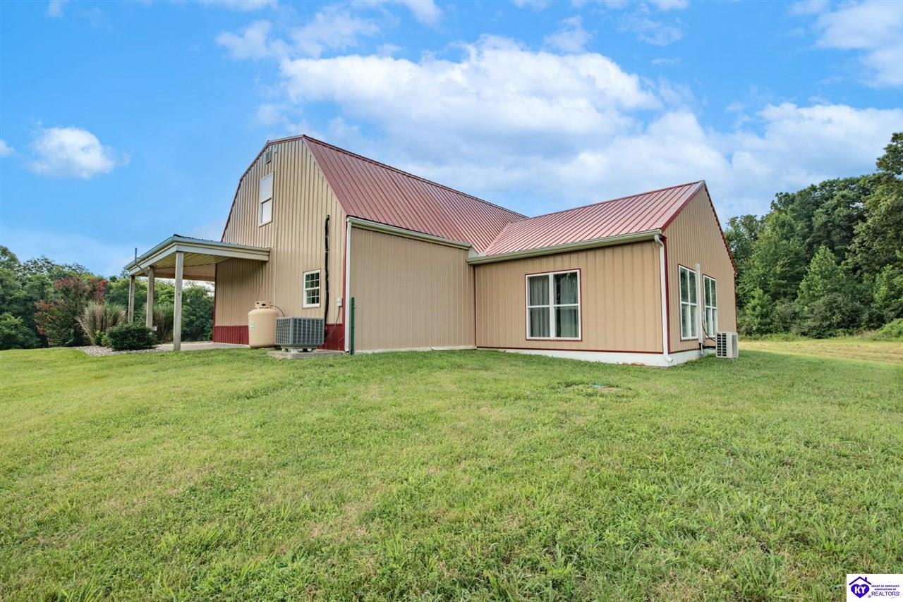 1096 Eastview Road Property Photo 7
