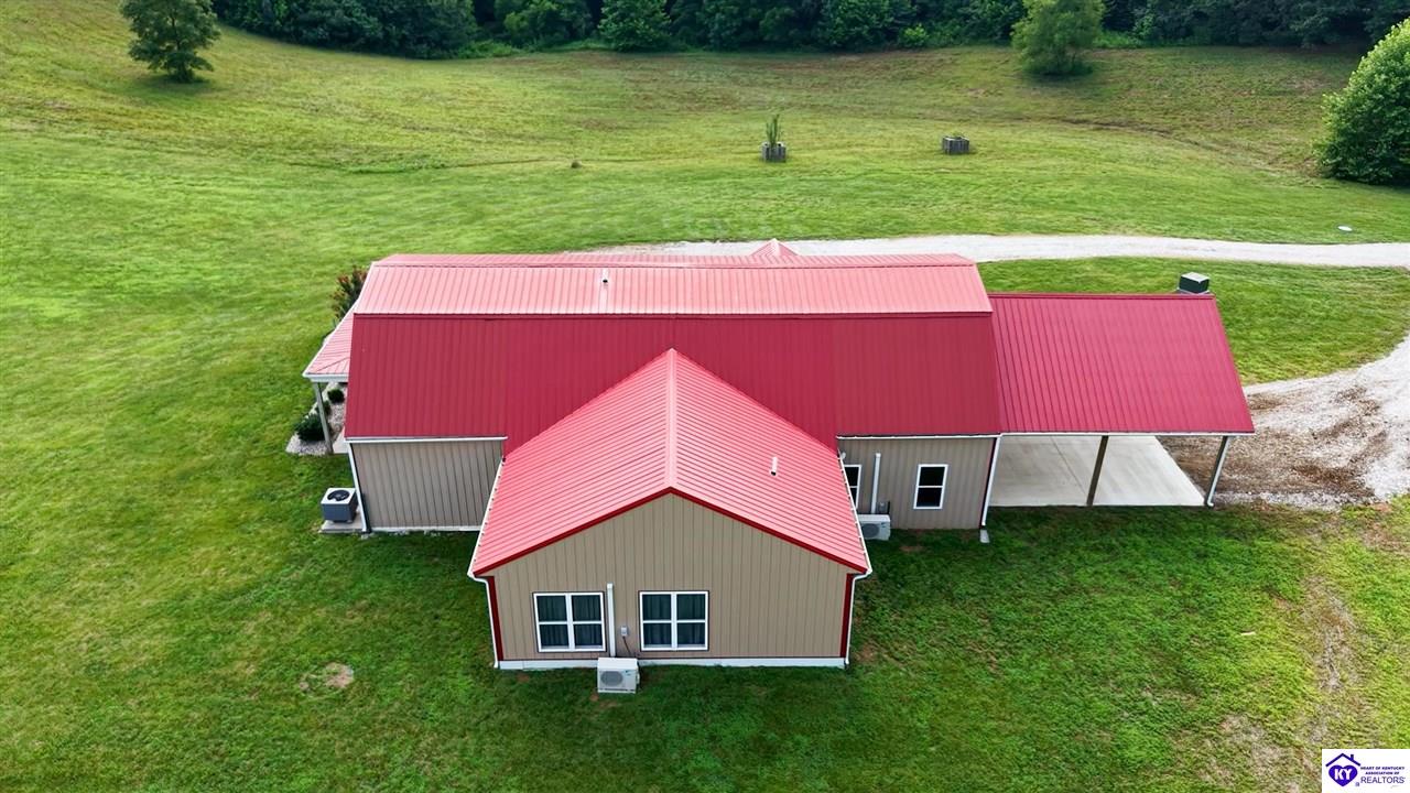 1096 Eastview Road Property Photo 10