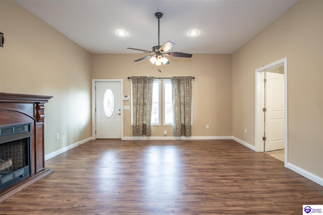 1096 Eastview Road Property Photo 17
