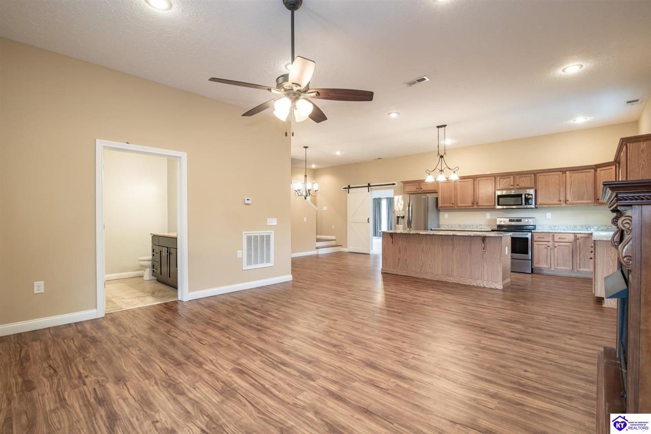 1096 Eastview Road Property Photo 19