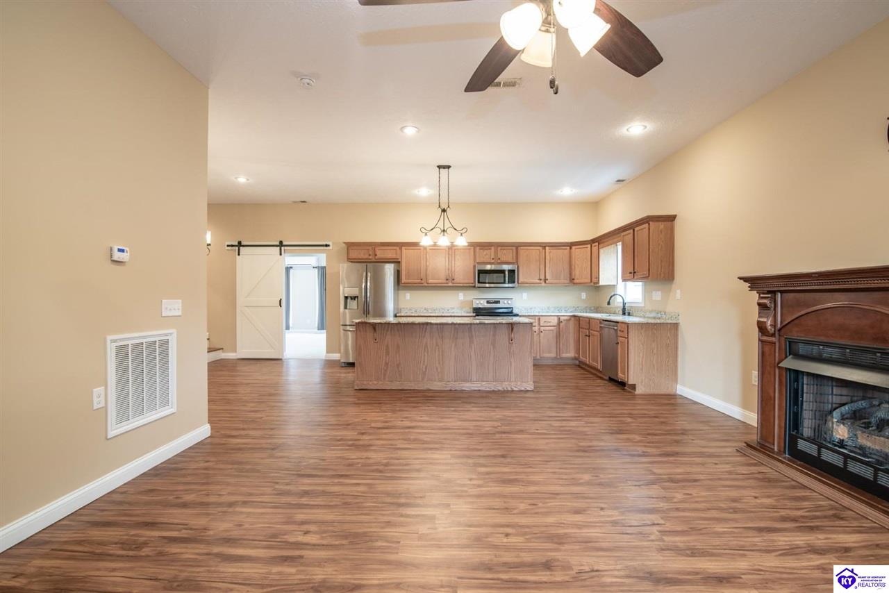 1096 Eastview Road Property Photo 20