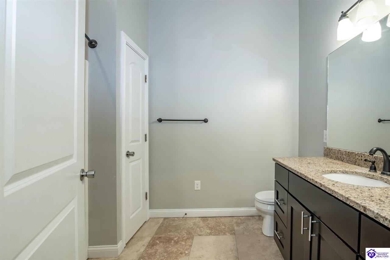 1096 Eastview Road Property Photo 21
