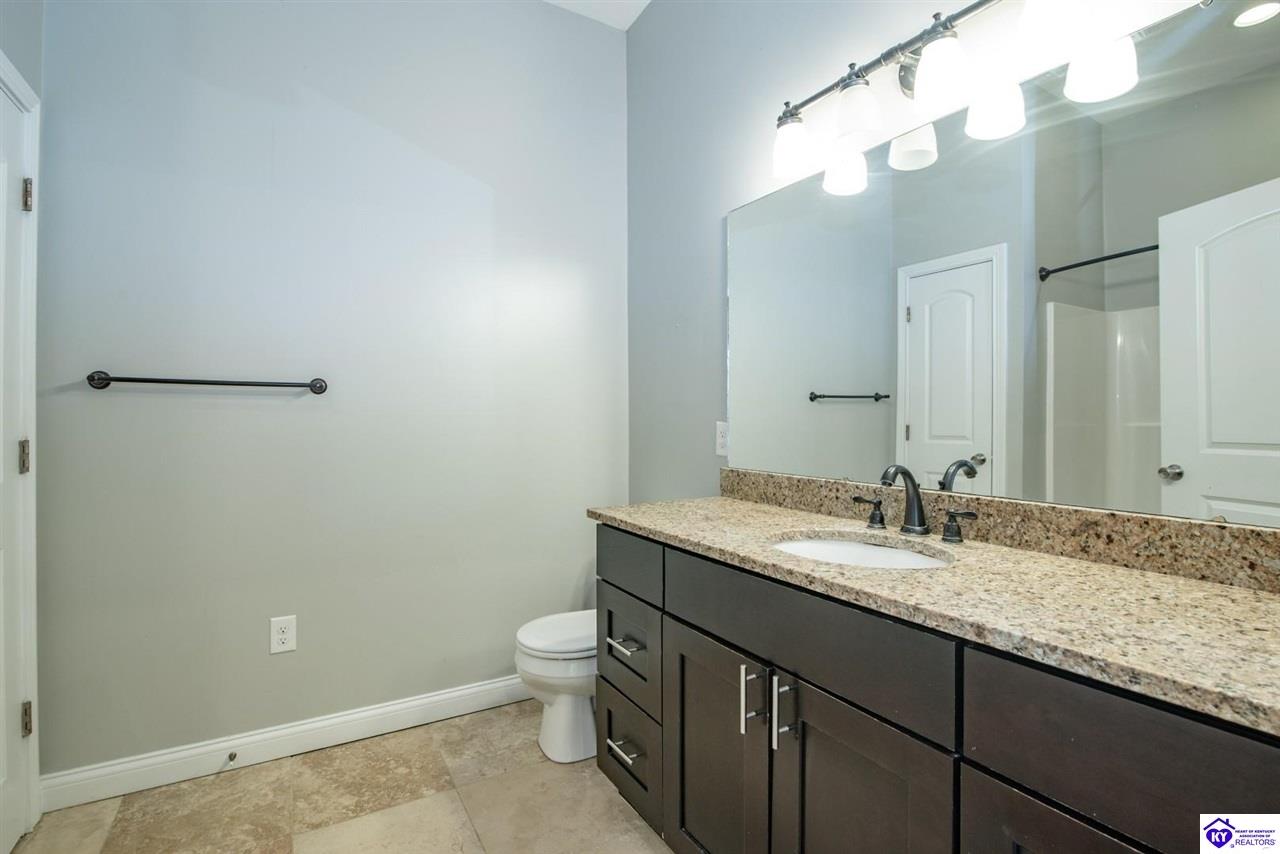 1096 Eastview Road Property Photo 22