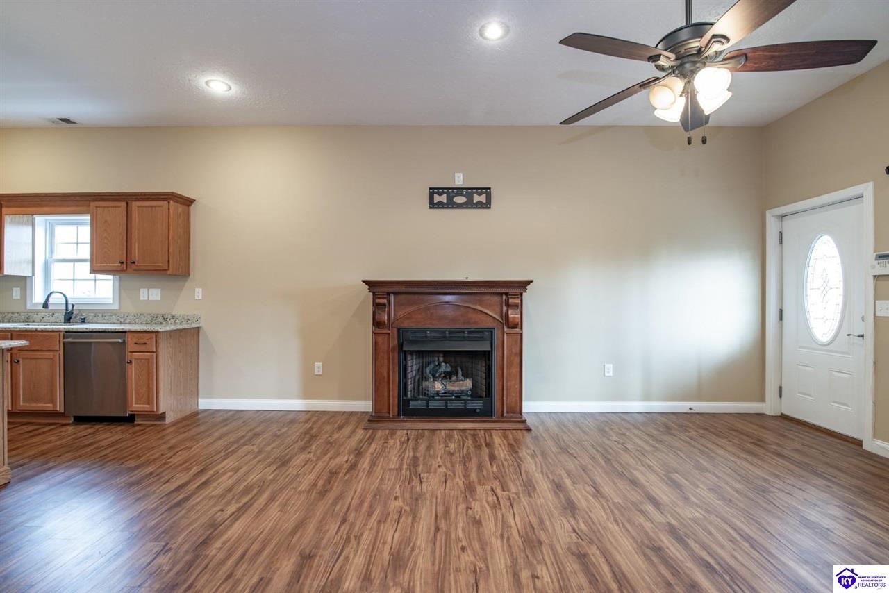 1096 Eastview Road Property Photo 24