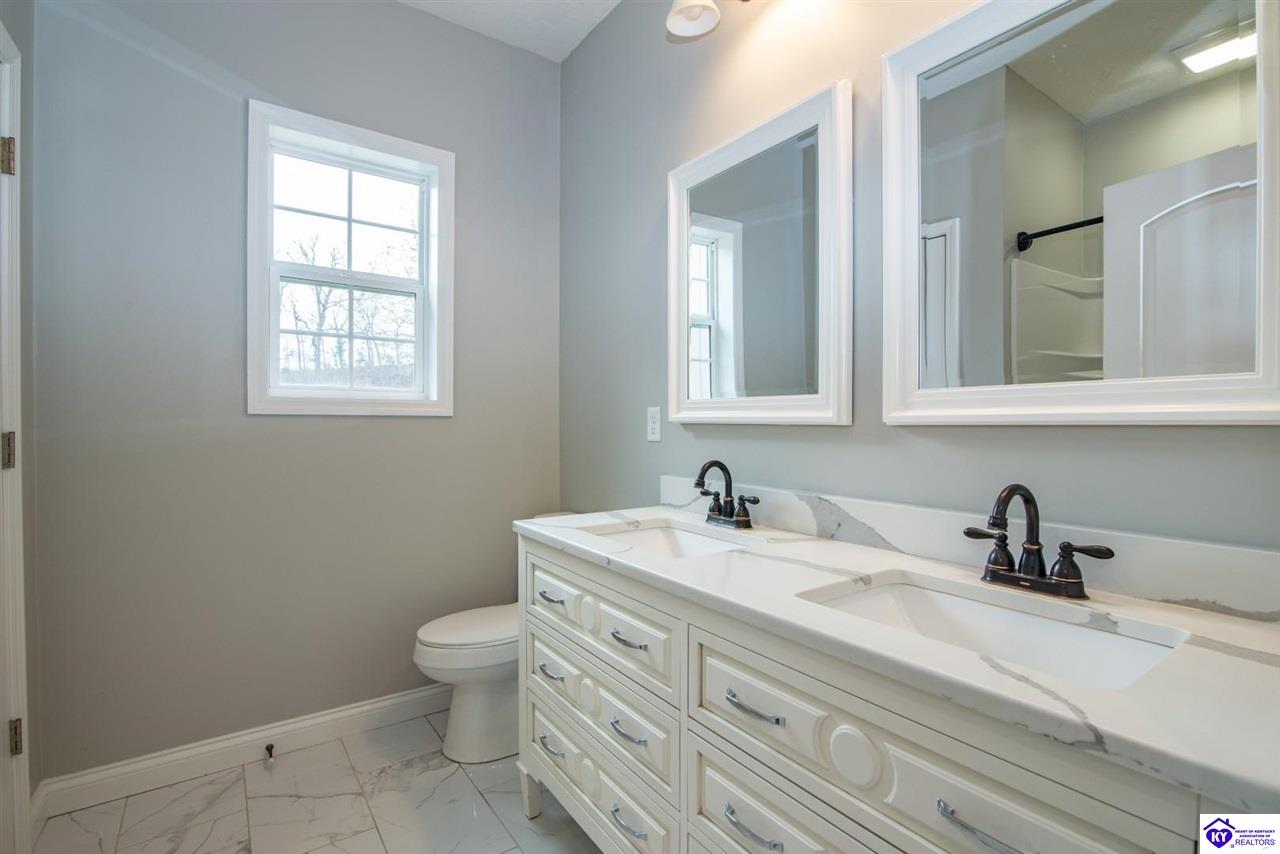 1096 Eastview Road Property Photo 33