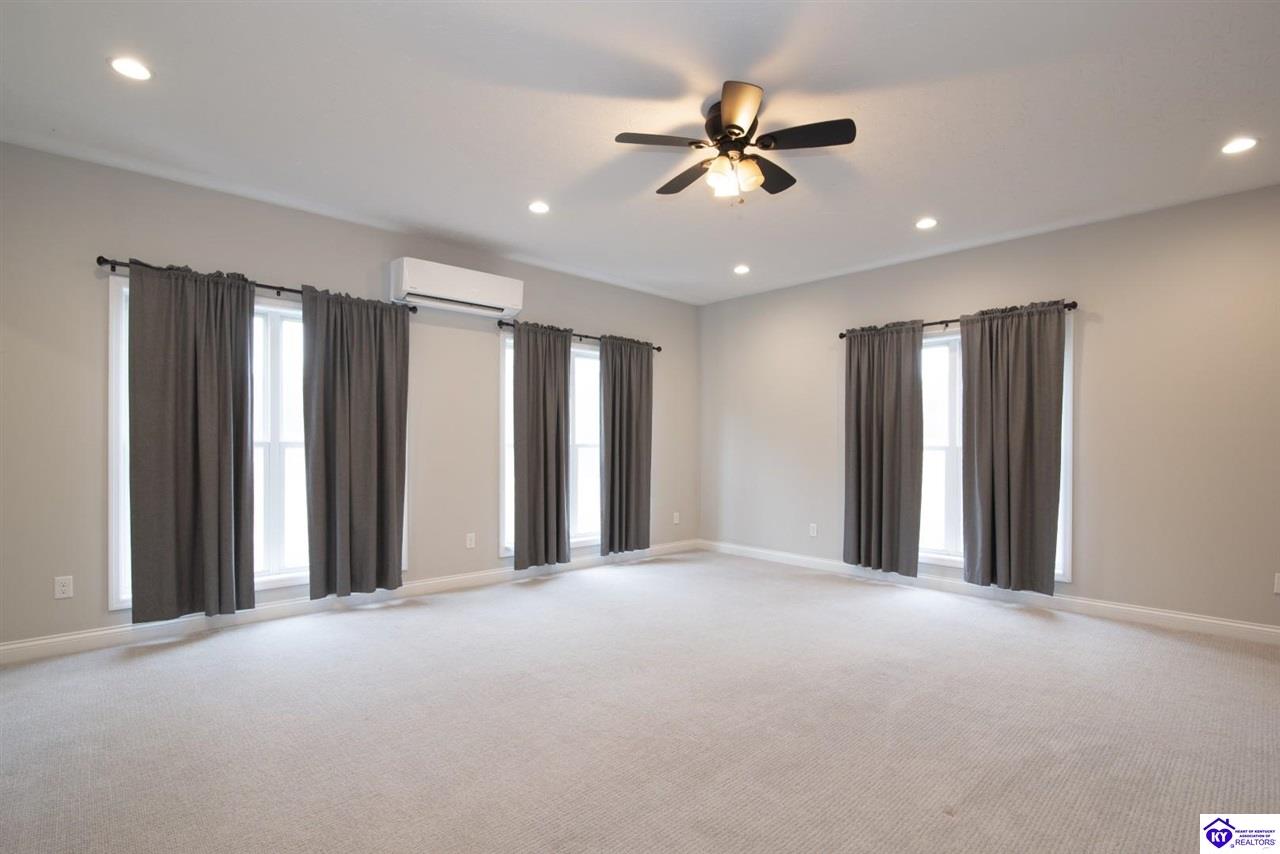 1096 Eastview Road Property Photo 37