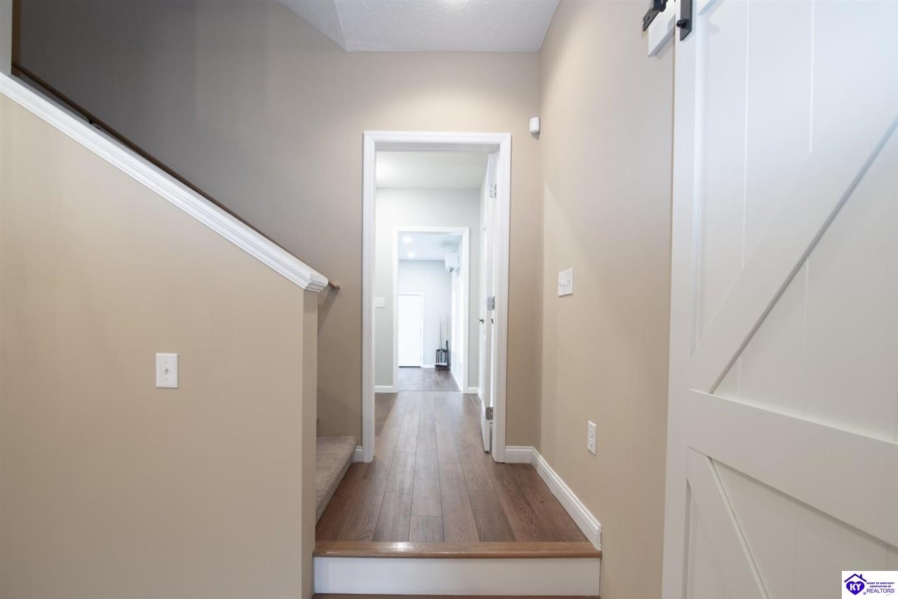 1096 Eastview Road Property Photo 38