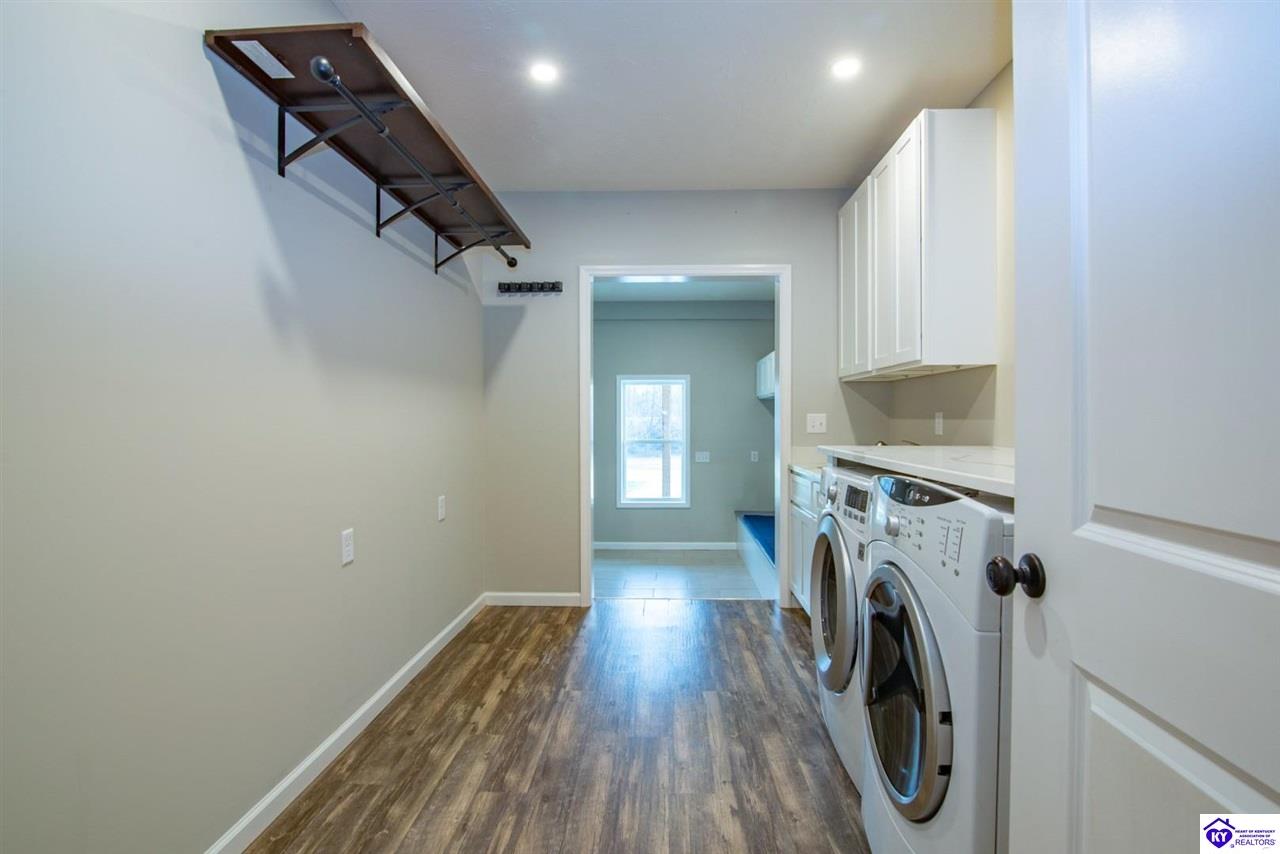 1096 Eastview Road Property Photo 40