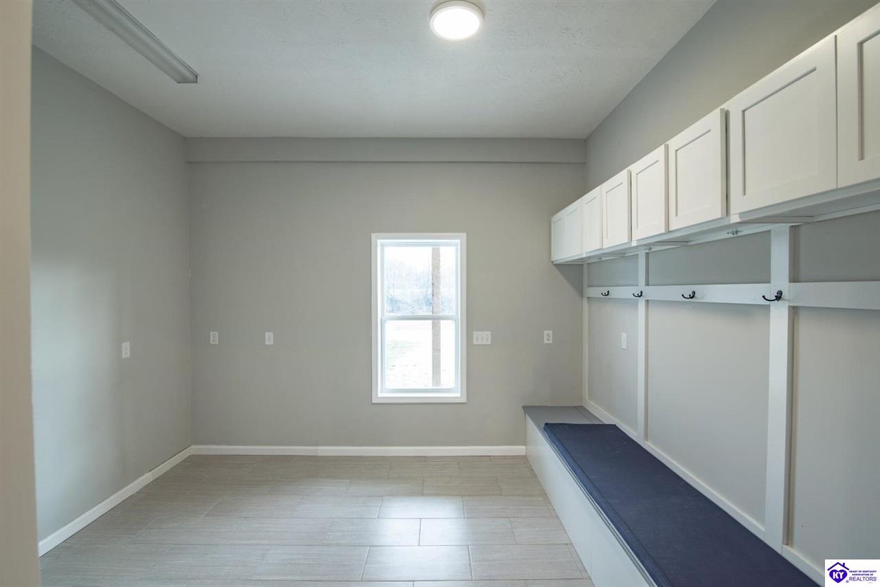 1096 Eastview Road Property Photo 41