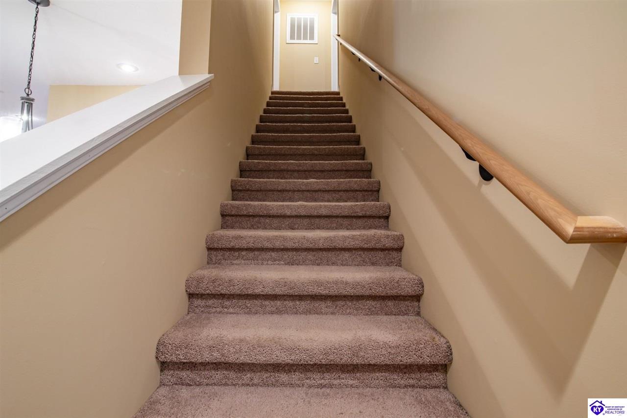 1096 Eastview Road Property Photo 47