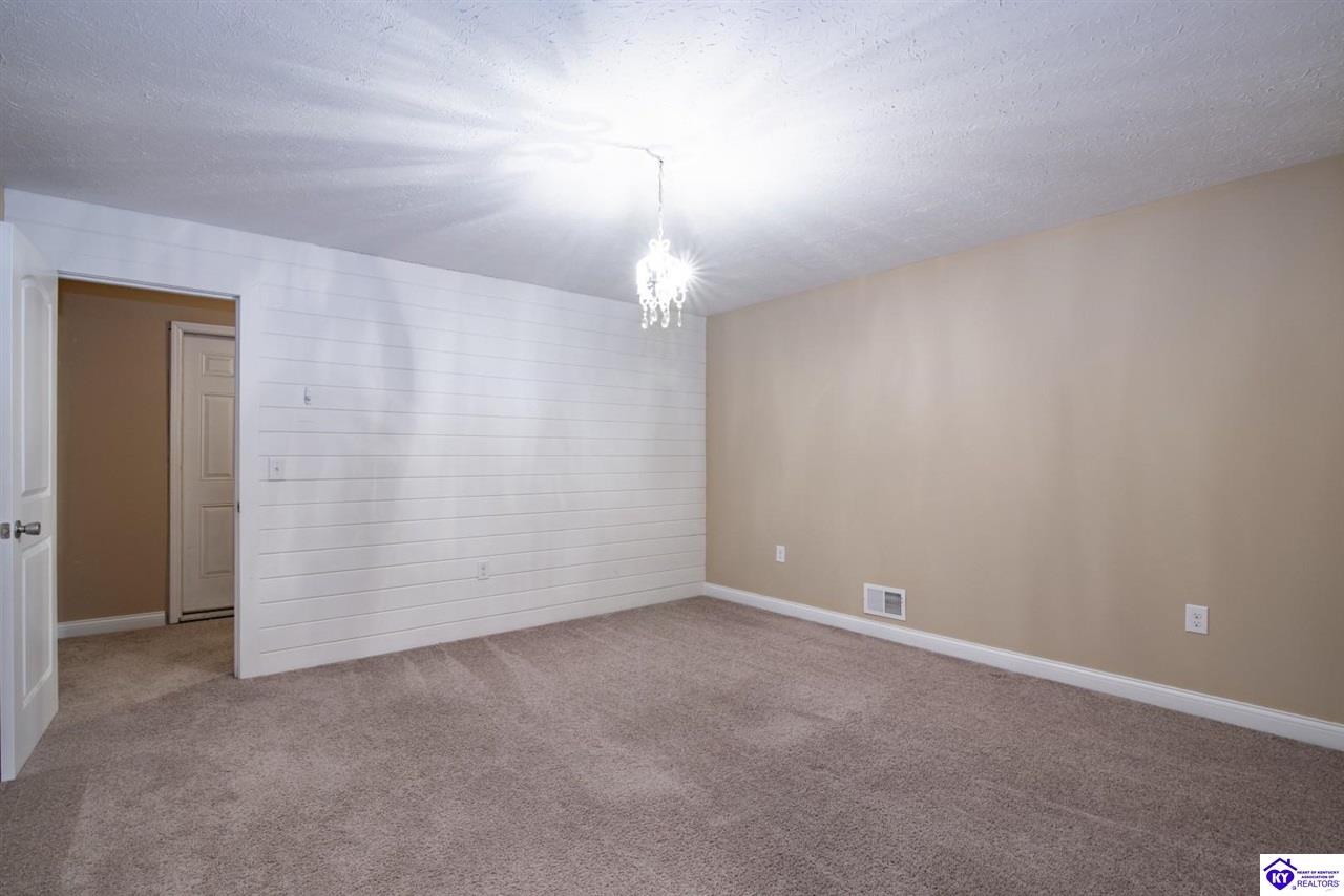 1096 Eastview Road Property Photo 49