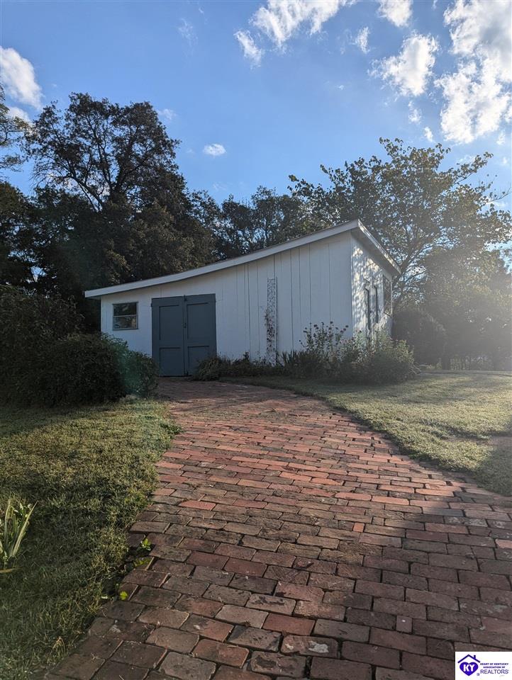 584 Grayson Street Property Photo 49