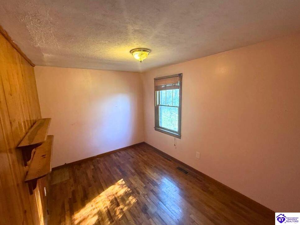 2512 Roseville Road Property Photo 8