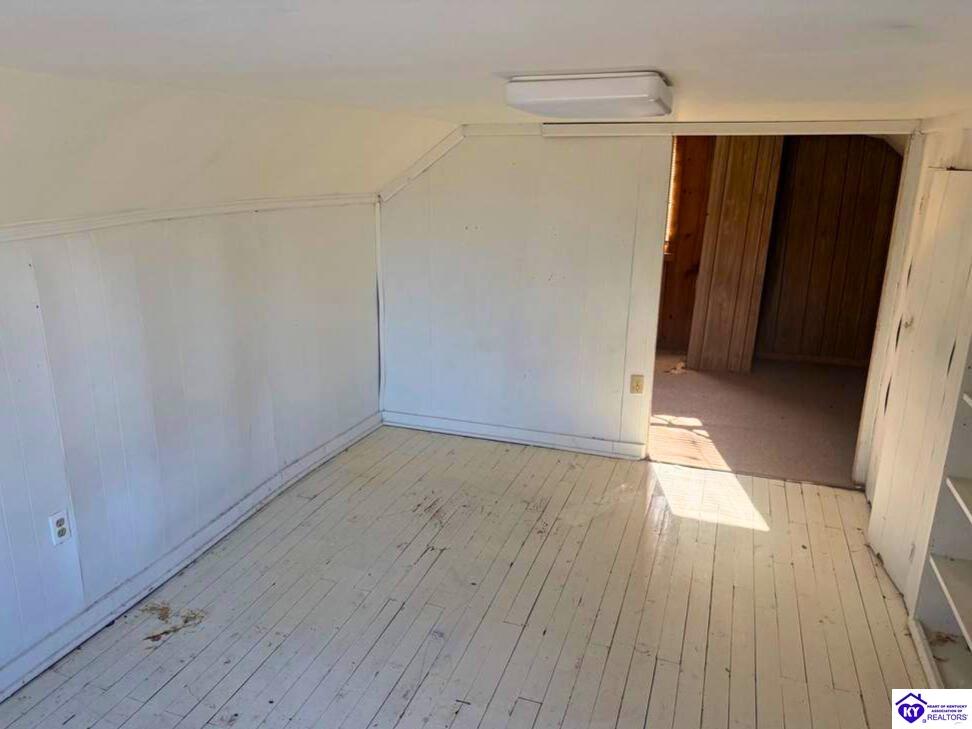 2512 Roseville Road Property Photo 10