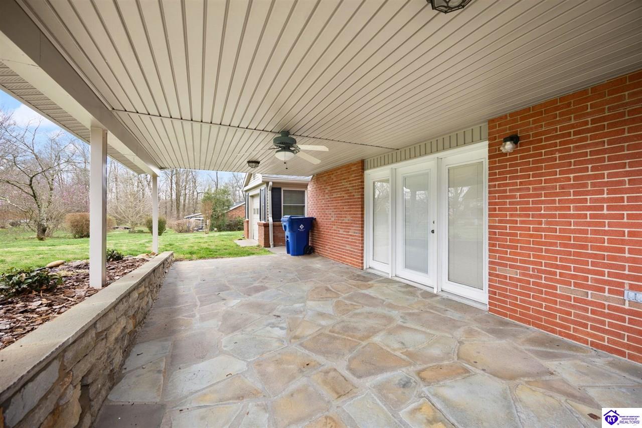 112 Canterbury Way Property Photo 10