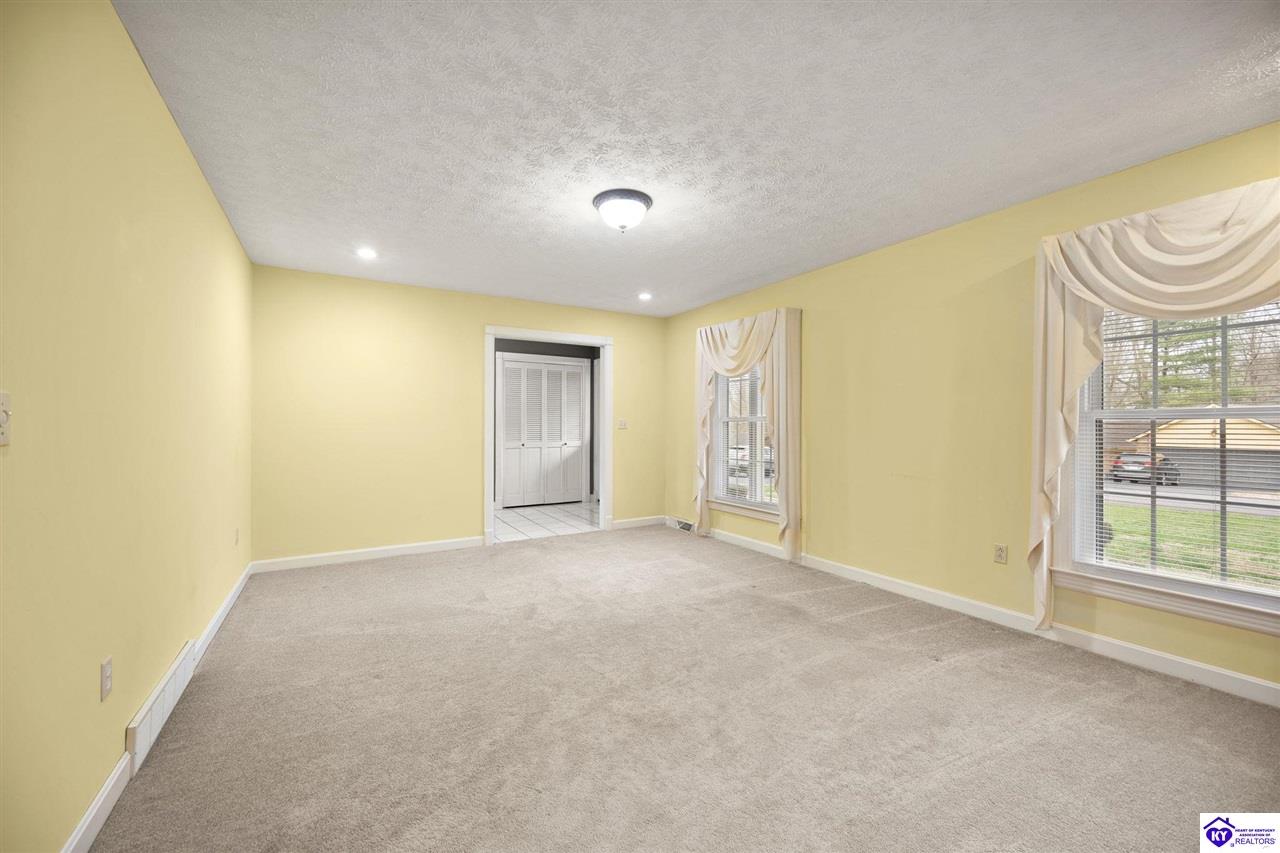112 Canterbury Way Property Photo 15