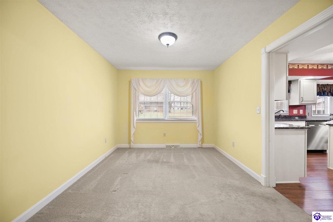 112 Canterbury Way Property Photo 16