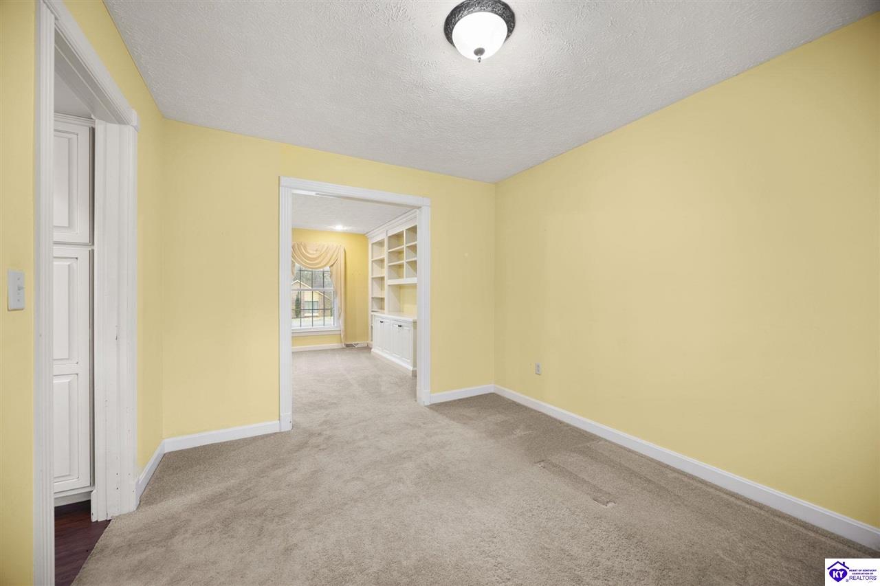 112 Canterbury Way Property Photo 17