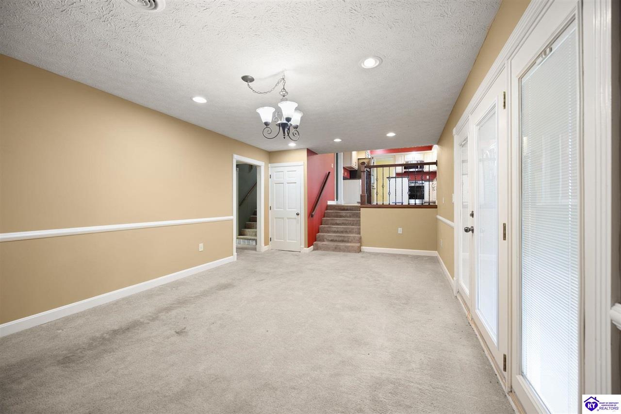 112 Canterbury Way Property Photo 24