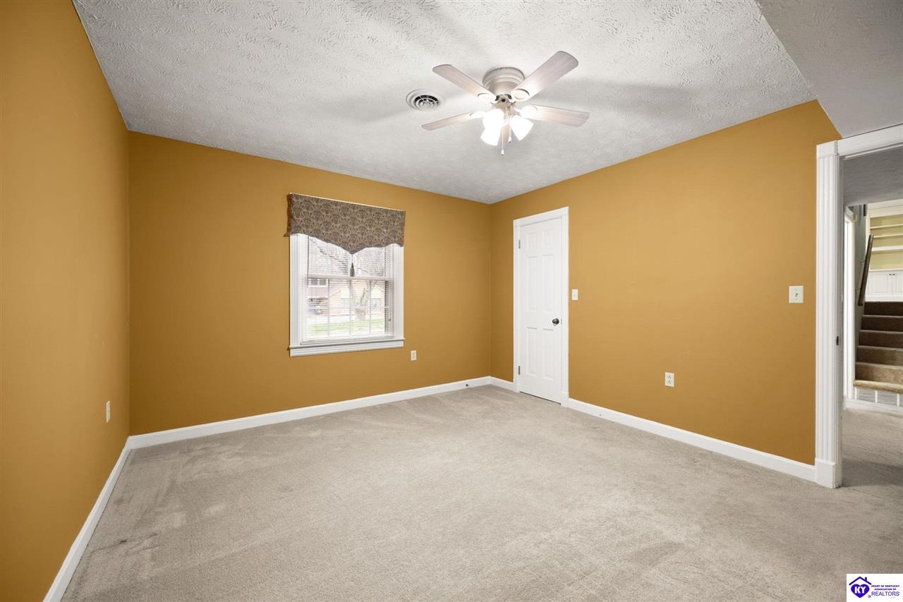 112 Canterbury Way Property Photo 29