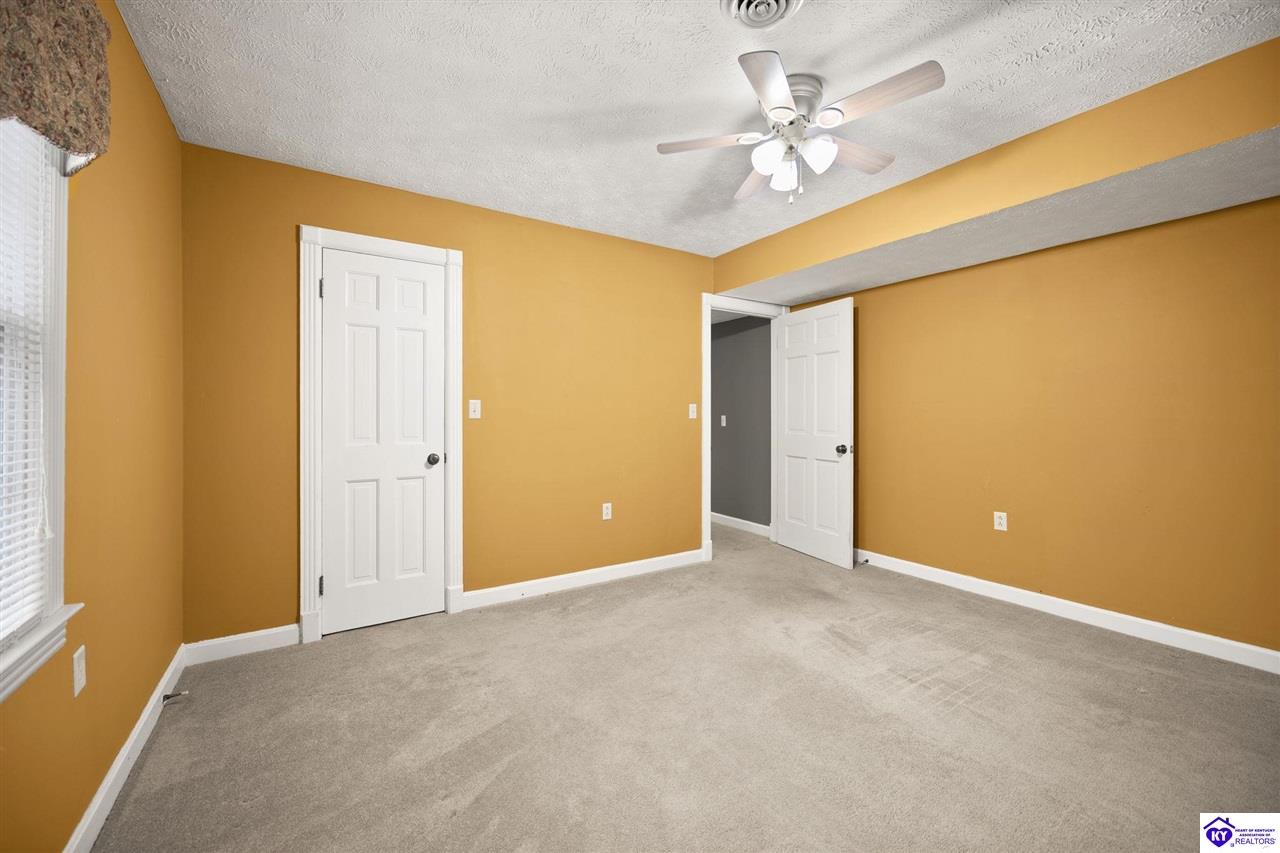 112 Canterbury Way Property Photo 30