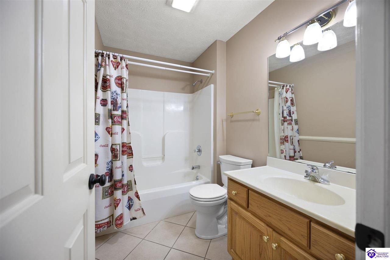 112 Canterbury Way Property Photo 31
