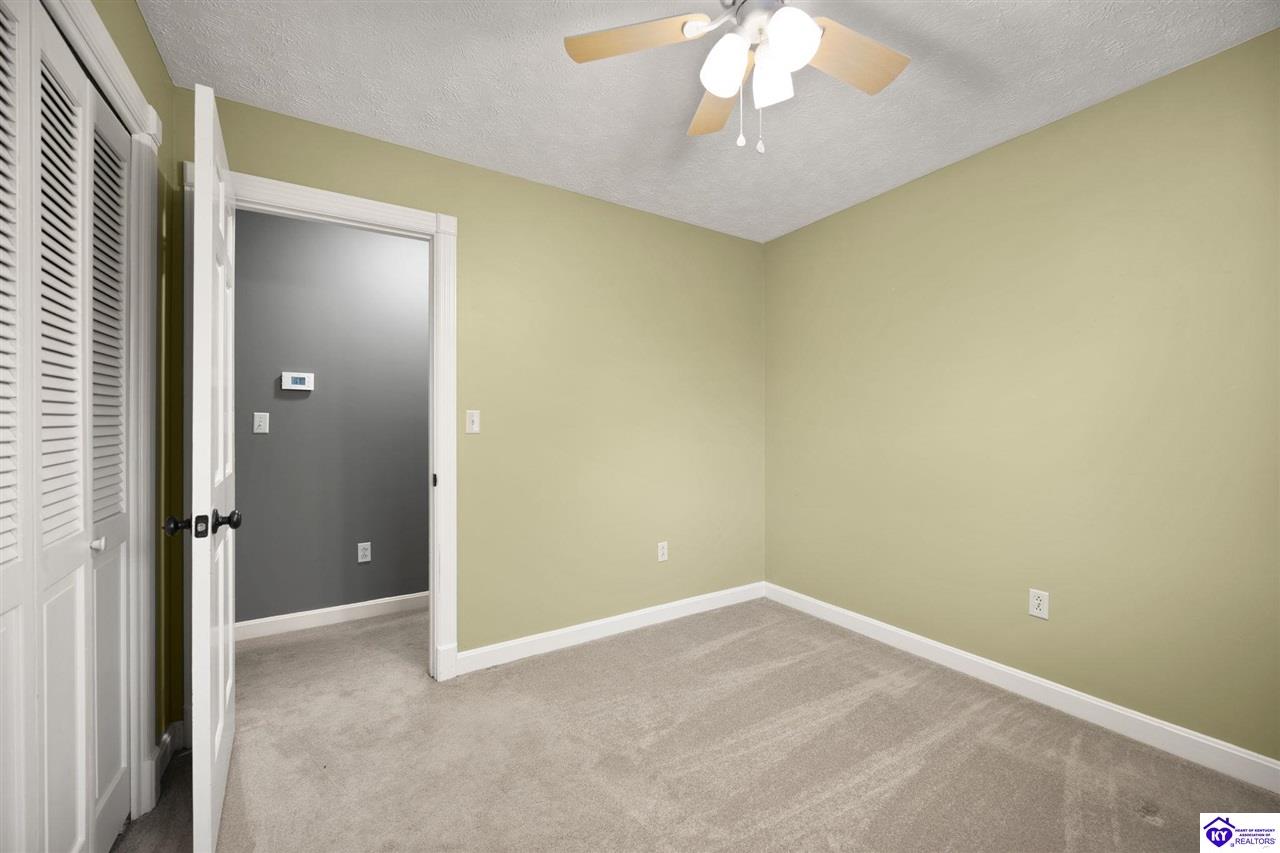 112 Canterbury Way Property Photo 33
