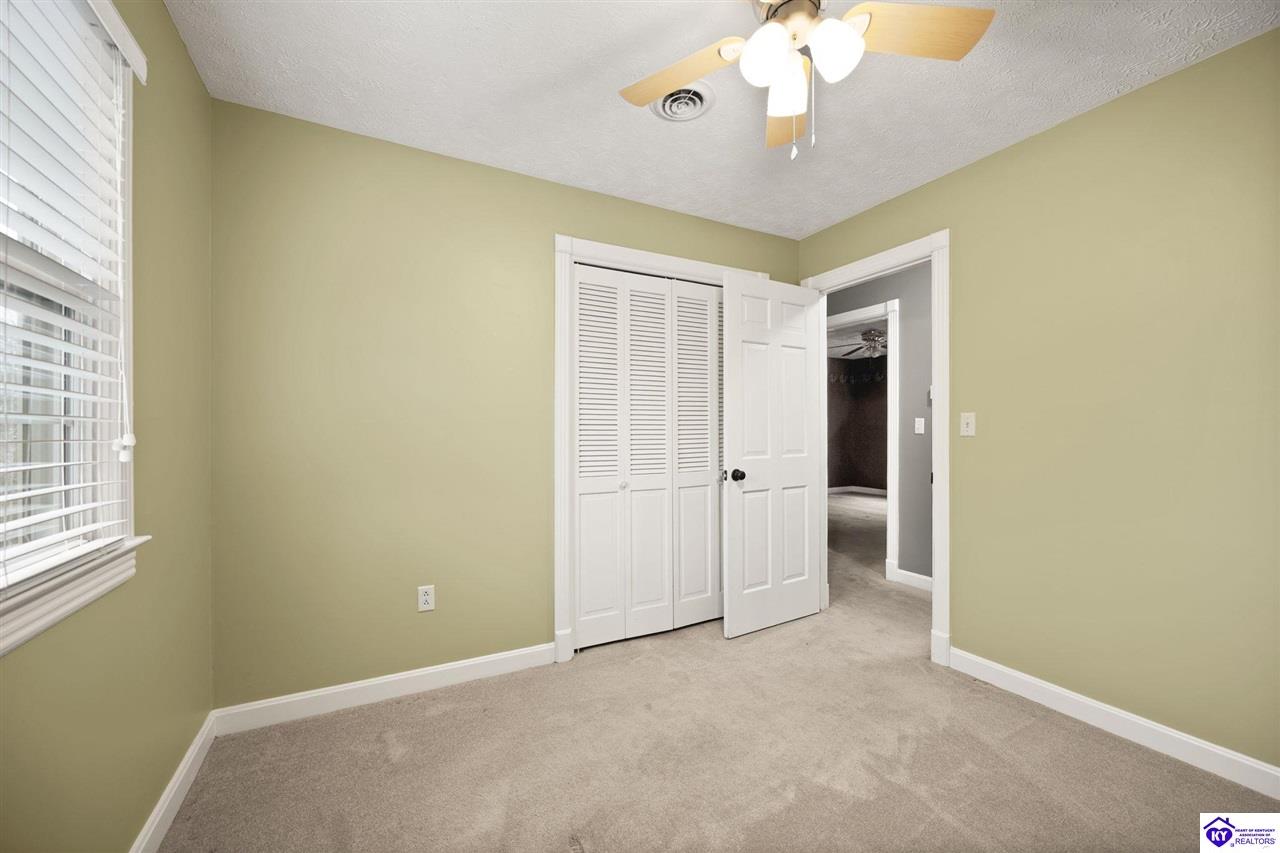 112 Canterbury Way Property Photo 34