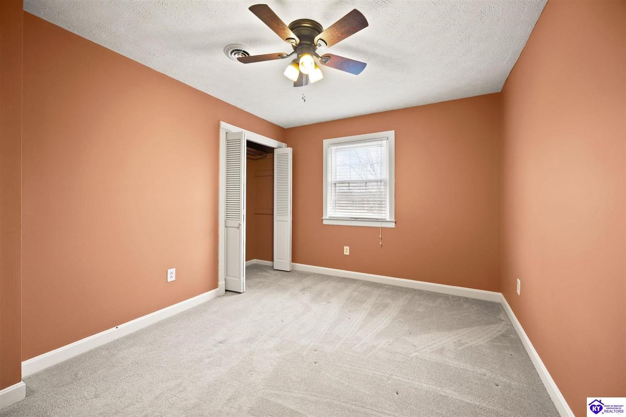 112 Canterbury Way Property Photo 36