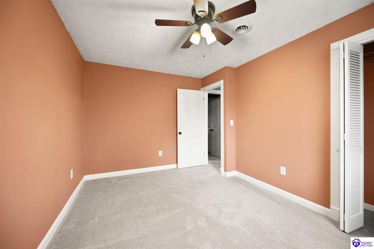 112 Canterbury Way Property Photo 37