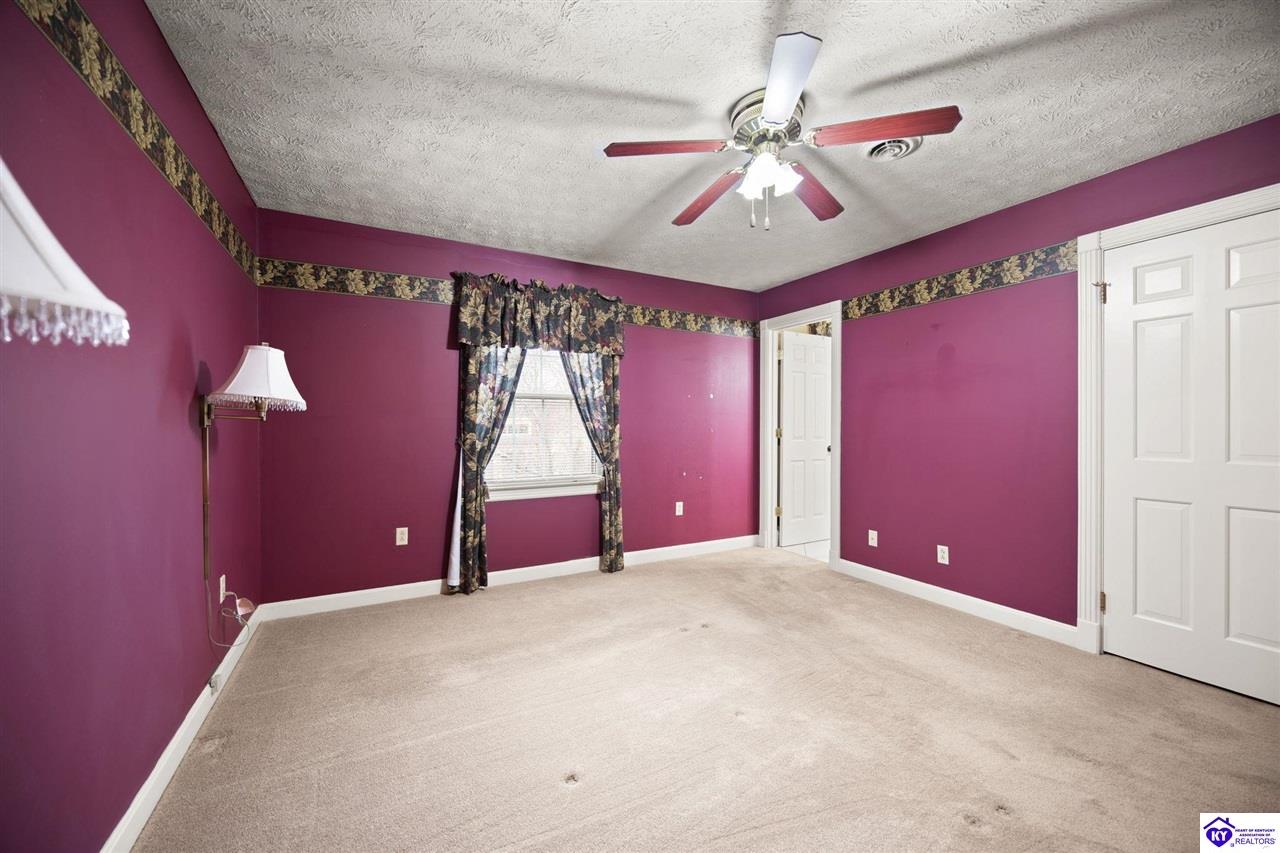 112 Canterbury Way Property Photo 39