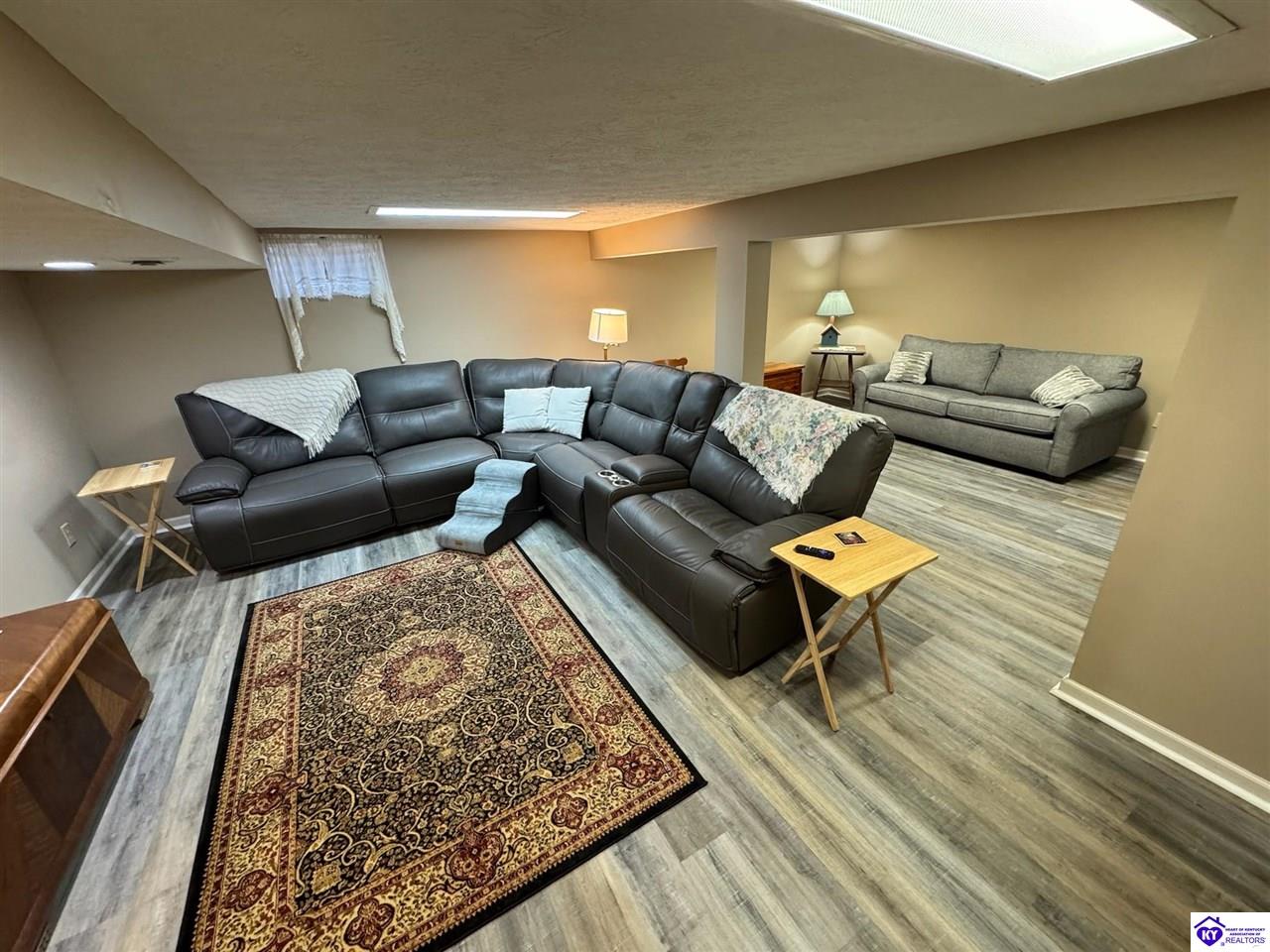 112 Canterbury Way Property Photo 42