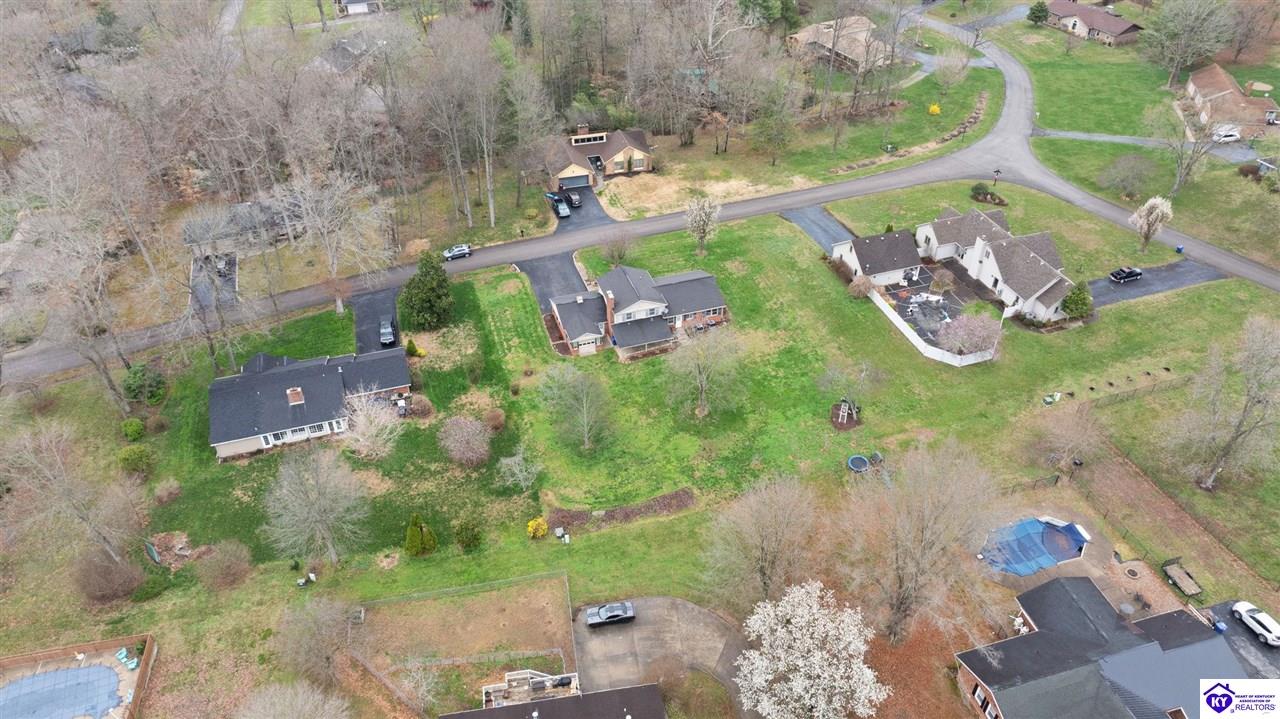 112 Canterbury Way Property Photo 65