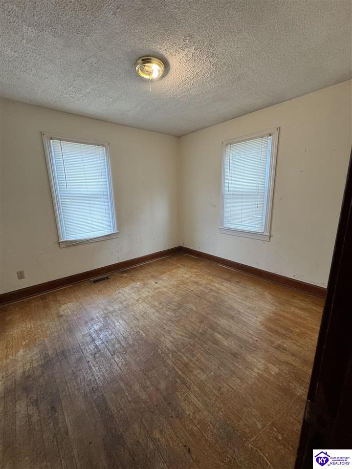 305 Sycamore Street Property Photo 18