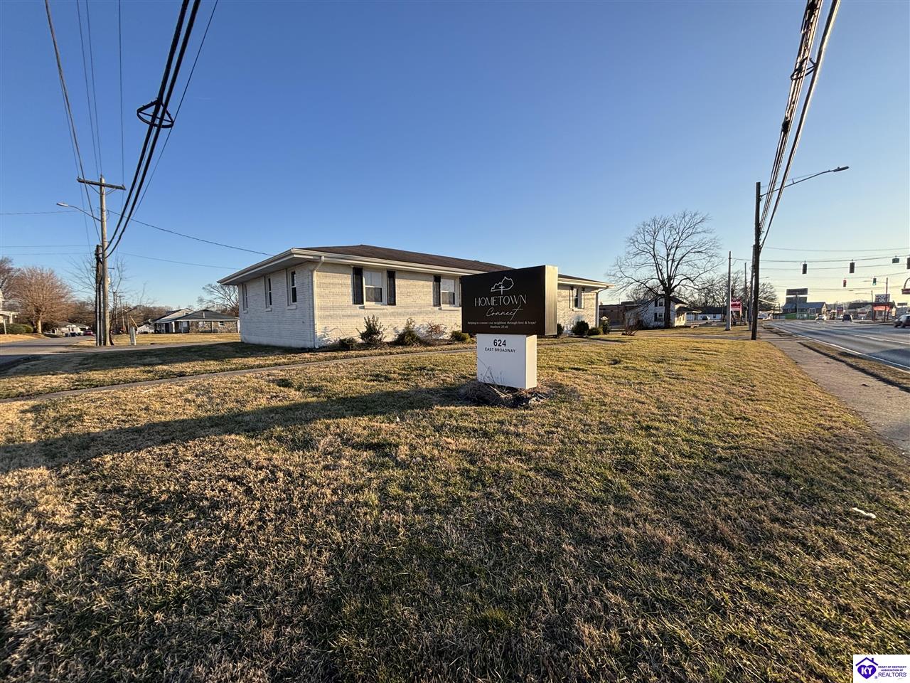624 E Broadway Street Property Photo 15