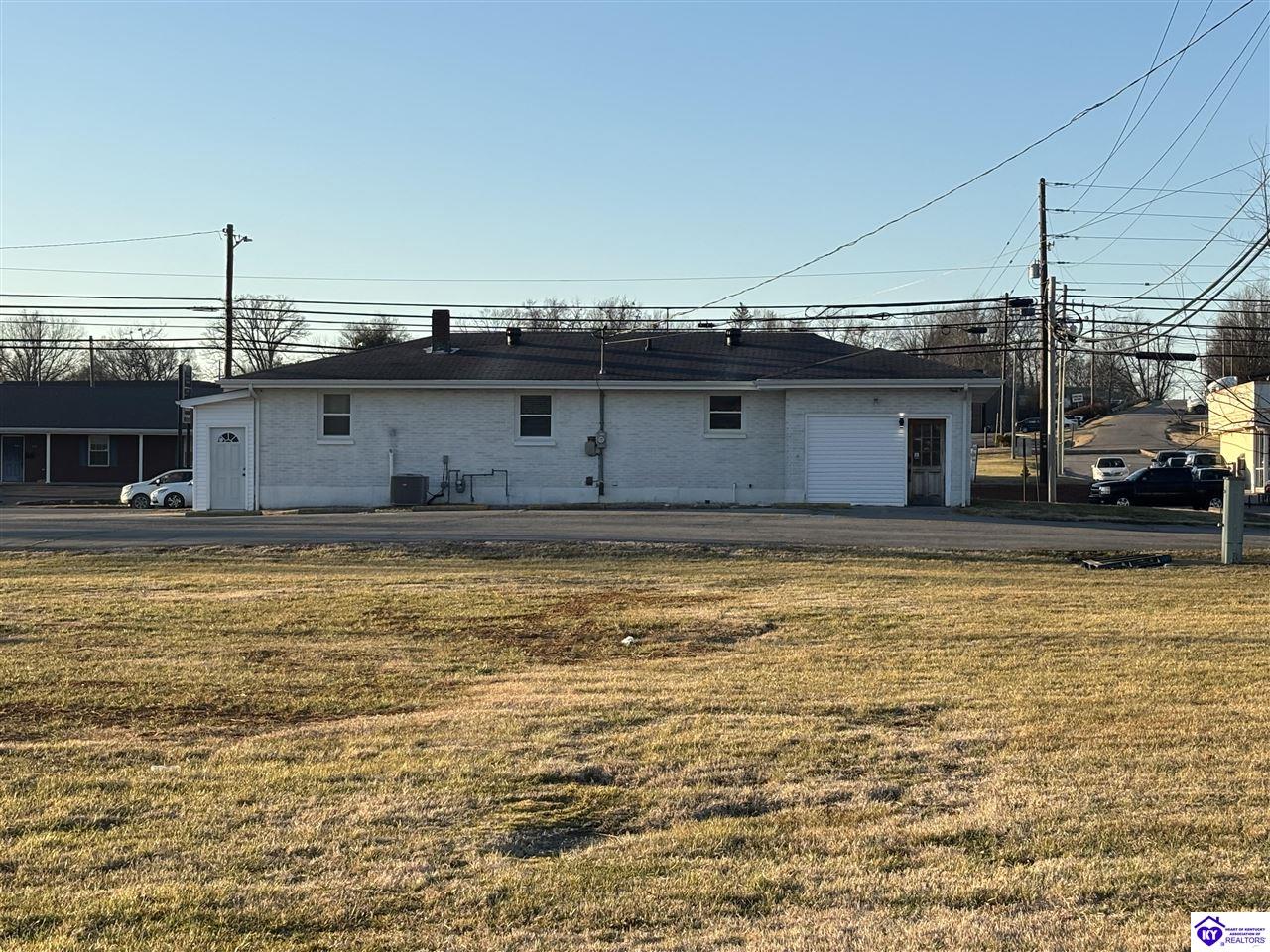 624 E Broadway Street Property Photo 27