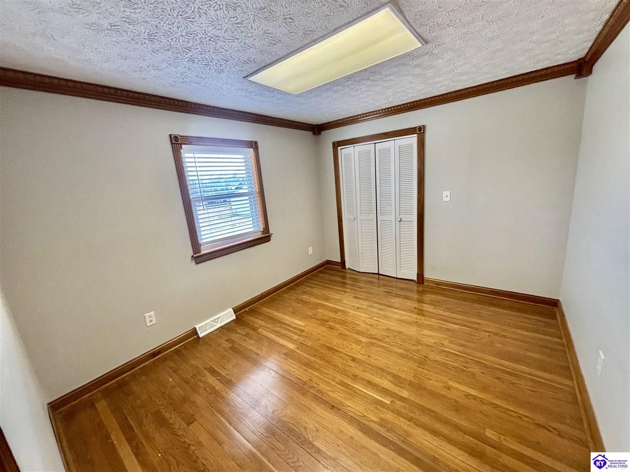 624 E Broadway Street Property Photo 42