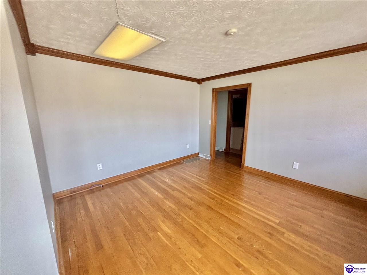 624 E Broadway Street Property Photo 48