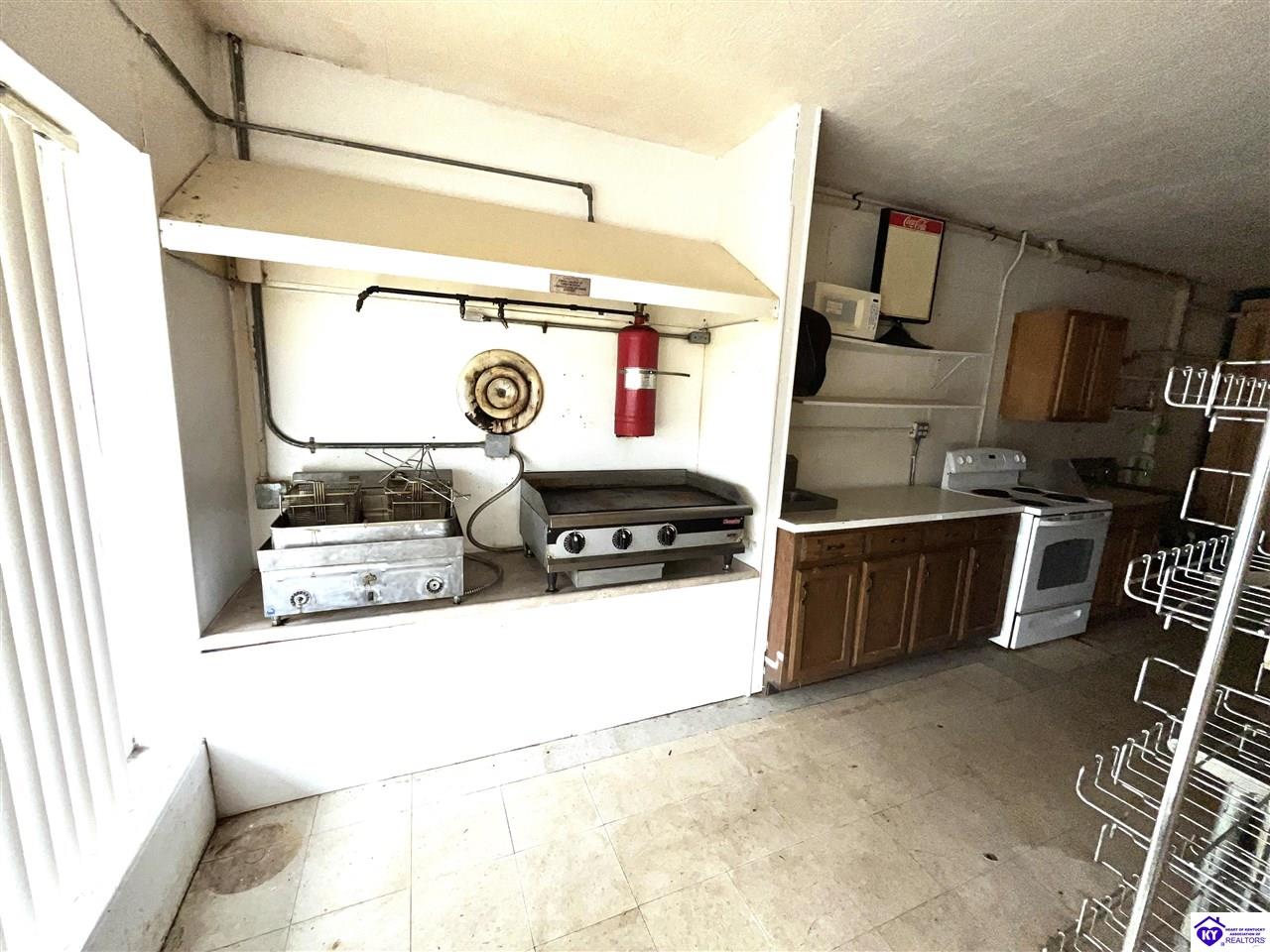 7130 Greensburg Road Property Photo 6