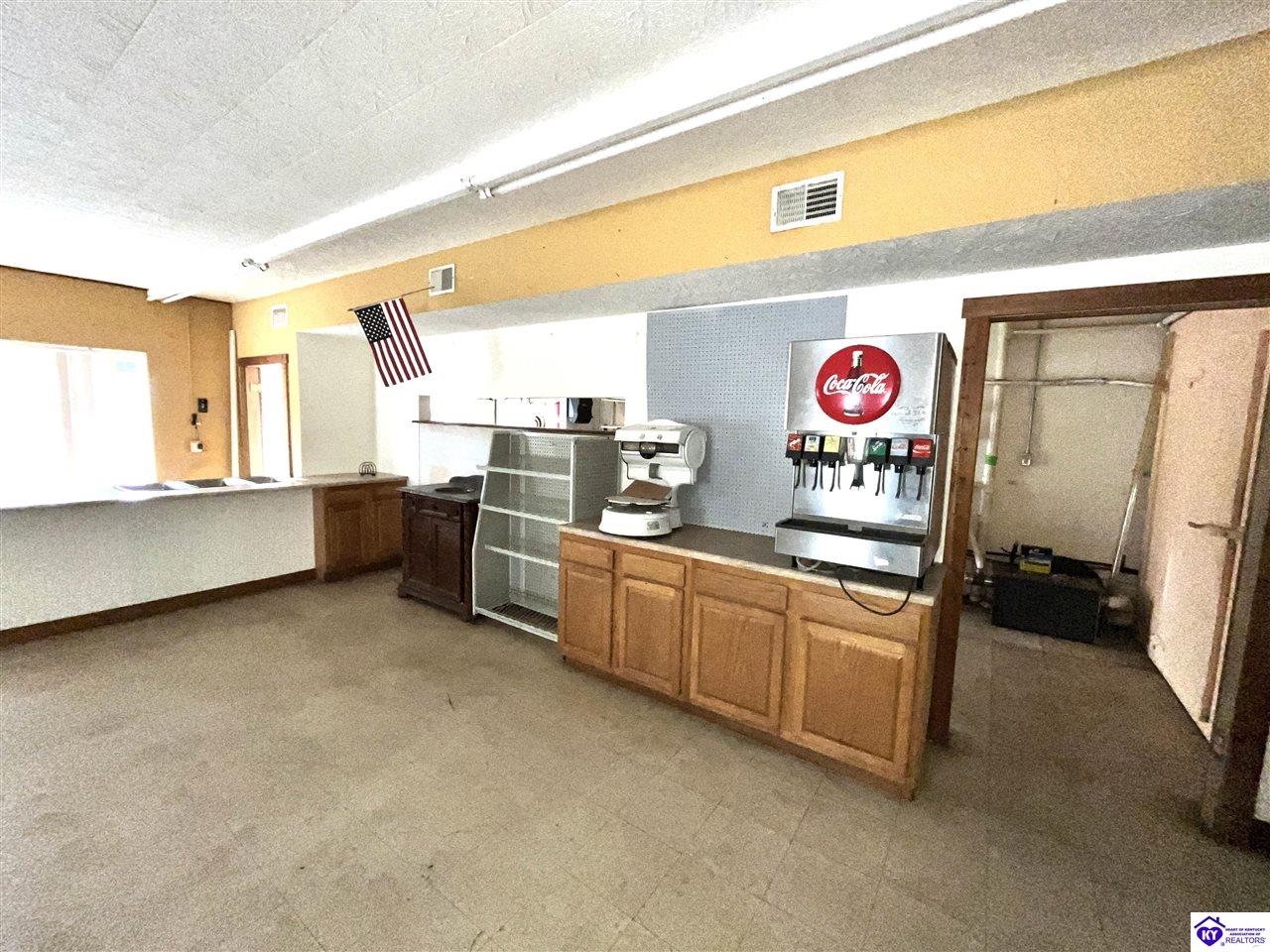 7130 Greensburg Road Property Photo 11