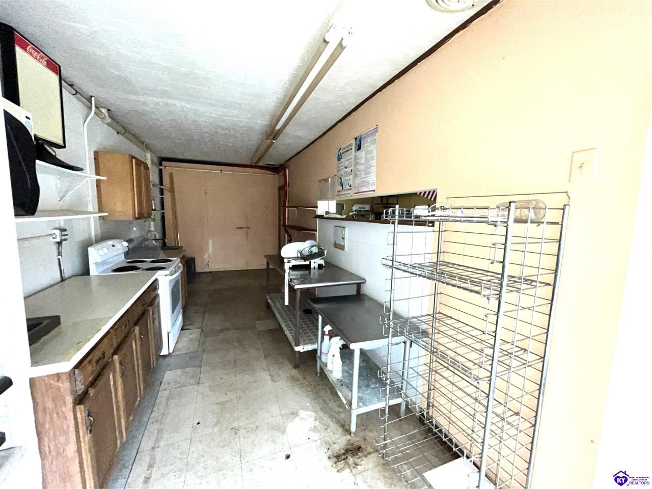 7130 Greensburg Road Property Photo 14