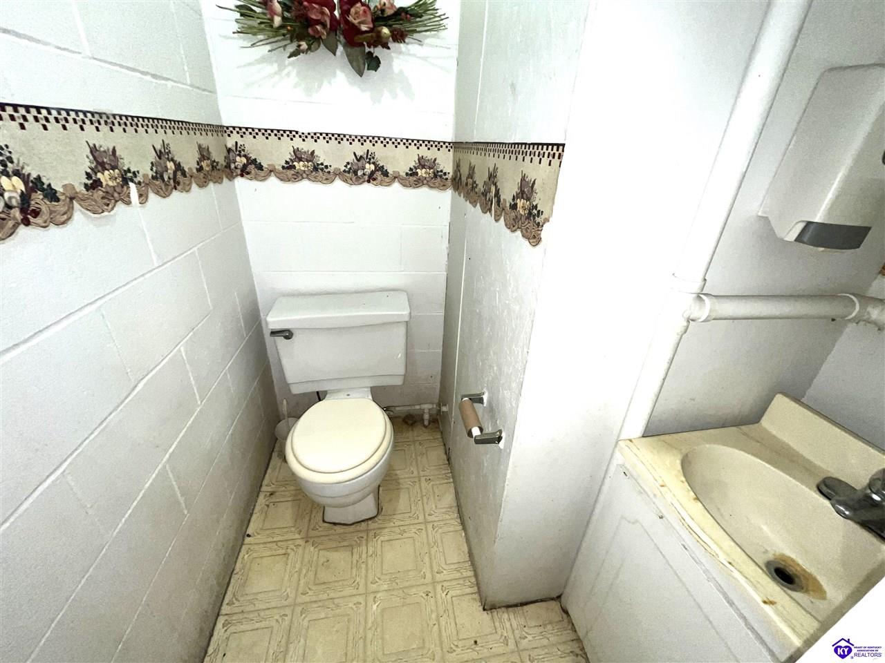 7130 Greensburg Road Property Photo 22