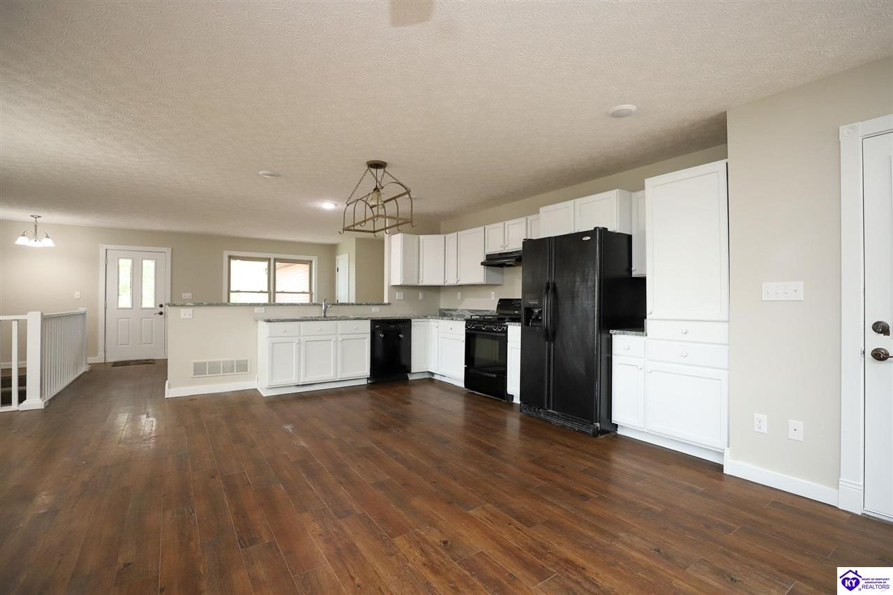 384 Schoolside Drive Property Photo 3