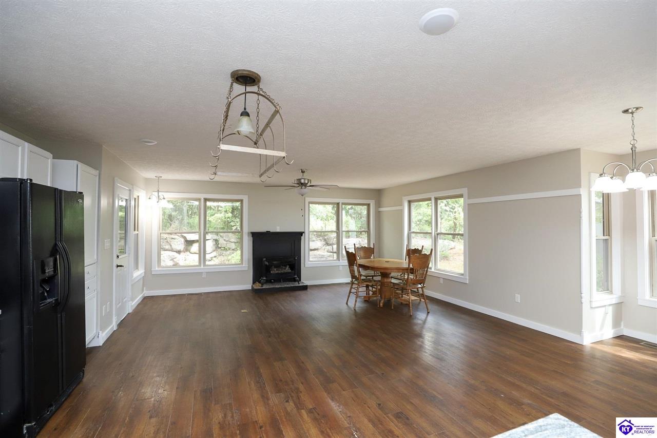 384 Schoolside Drive Property Photo 8