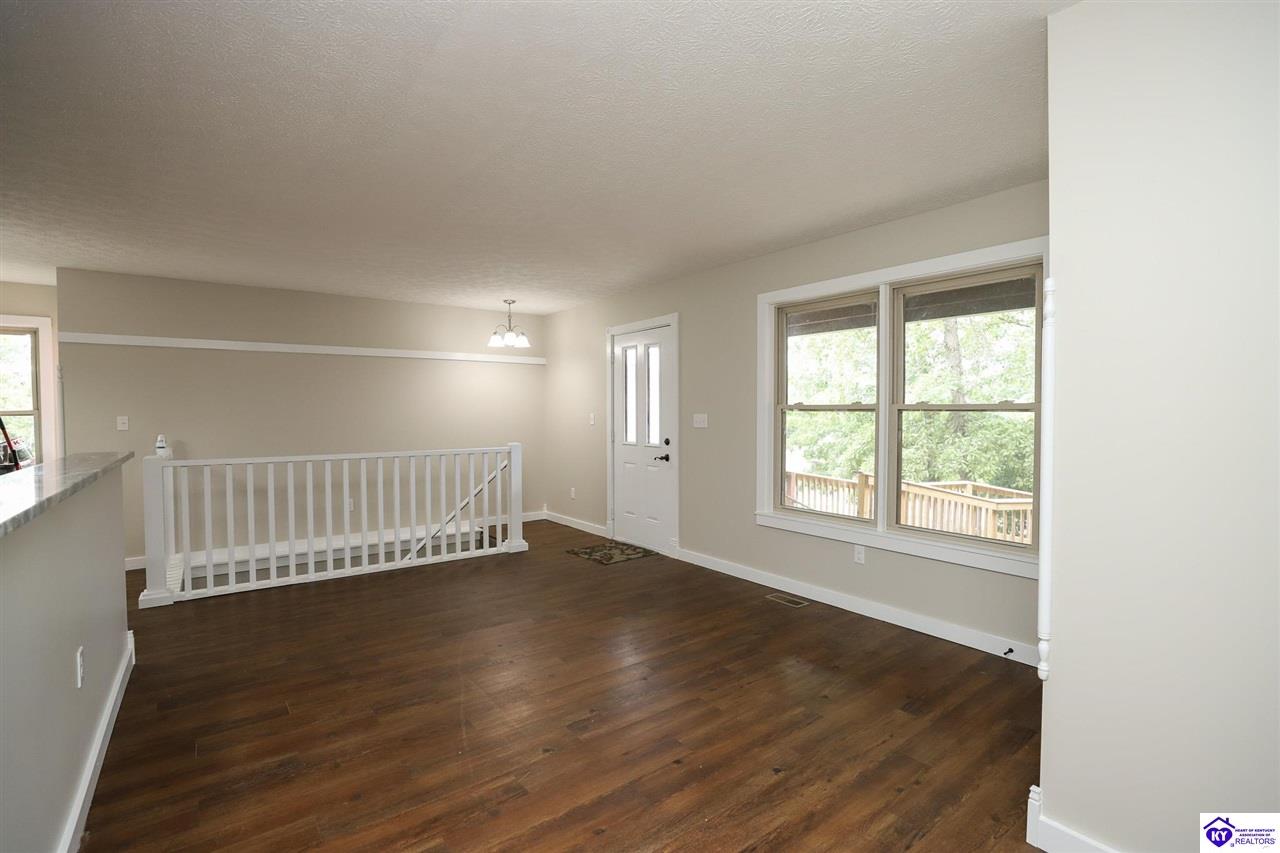384 Schoolside Drive Property Photo 11